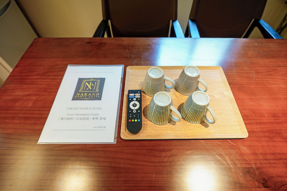 クラシック ルーム 禁煙 専用バスルーム 客室内のダイニングエリア1 | 中野ワールドホテル