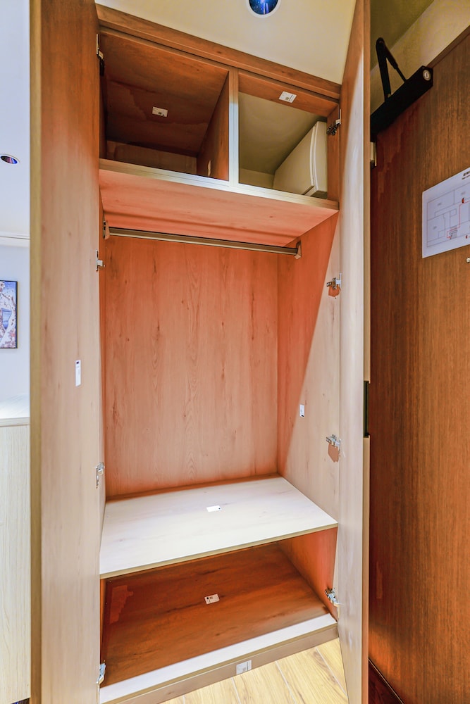 デラックス スイート 2 ベッドルーム 専用バスルーム シティビュー 客室の設備とサービス1 | 中野ワールドホテル