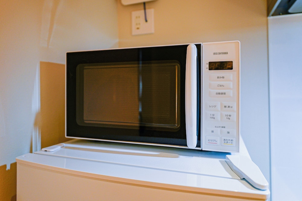 ベーシック ツインルーム シングルベッド 2 台 禁煙 専用バスルーム 電子レンジ0 | 中野ワールドホテル