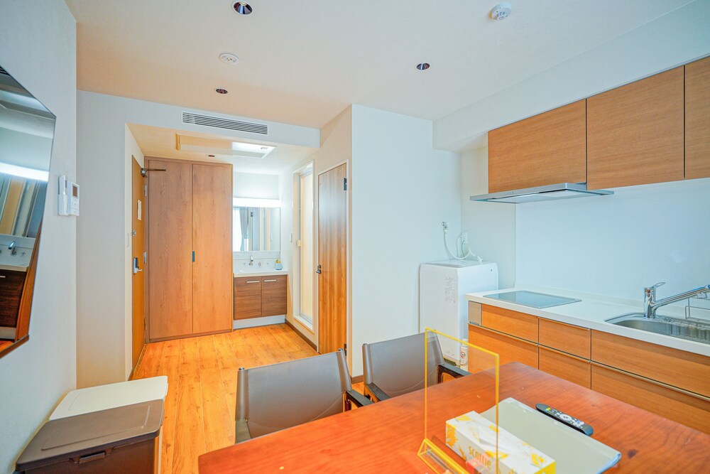 クラシック ルーム リビング エリア1 | 中野ワールドホテル