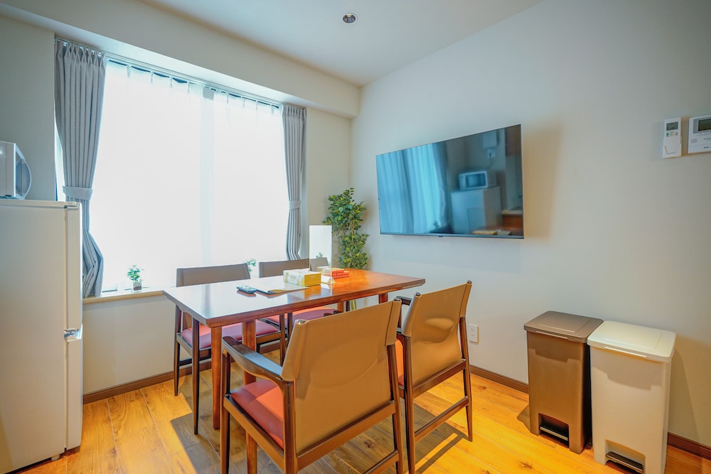 クラシック ルーム リビング エリア0 | 中野ワールドホテル