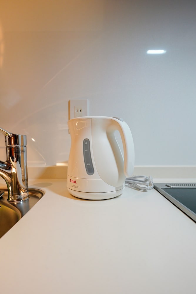 ベーシック トリプルルーム シングルベッド 3 台 禁煙 専用バスルーム 専用キッチン7 | 中野ワールドホテル