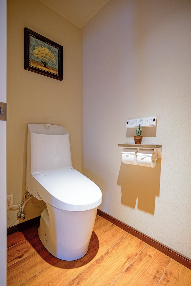 デラックス スイート 2 ベッドルーム 専用バスルーム シティビュー 客室の設備とサービス6 | 中野ワールドホテル