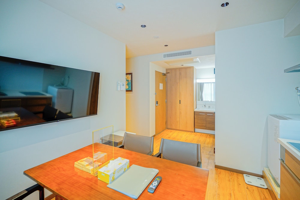 クラシック ルーム リビング エリア3 | 中野ワールドホテル