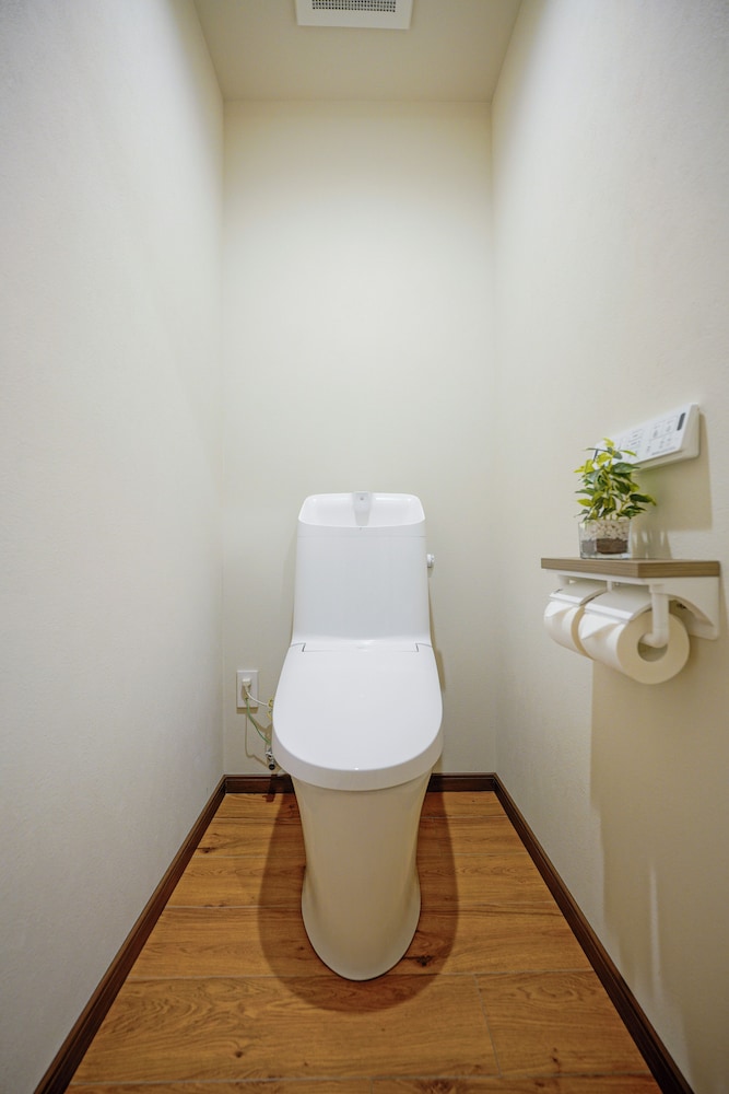 デラックス スイート 2 ベッドルーム 専用バスルーム シティビュー 客室の設備とサービス3 | 中野ワールドホテル