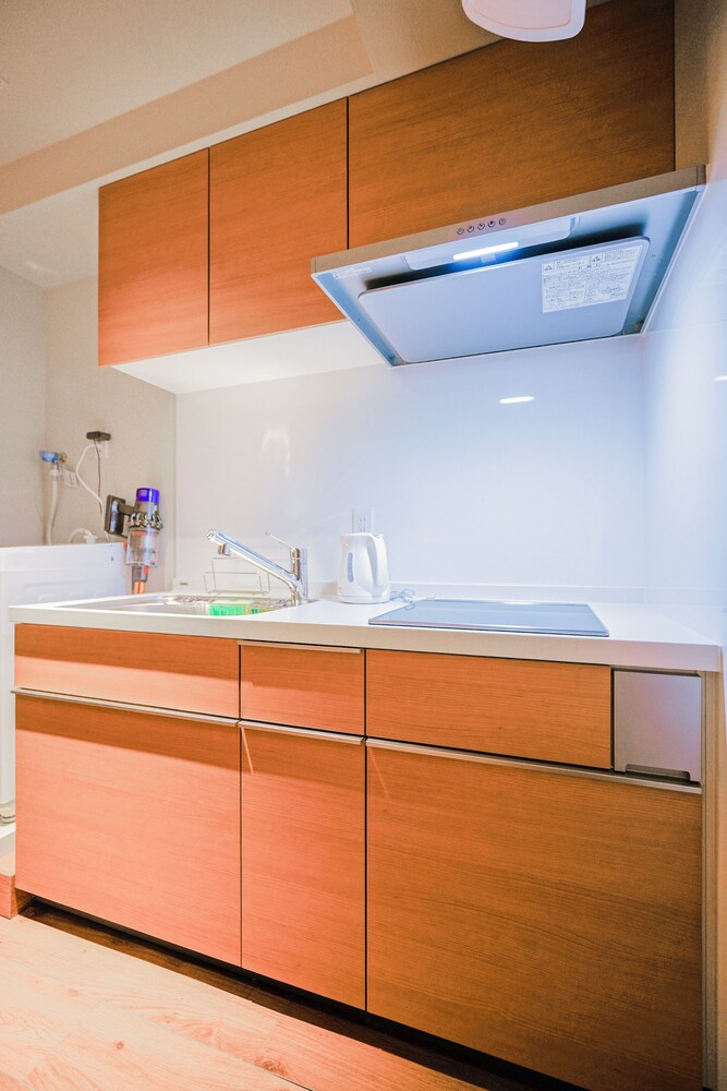 ベーシック トリプルルーム シングルベッド 3 台 禁煙 専用バスルーム 専用キッチン4 | 中野ワールドホテル