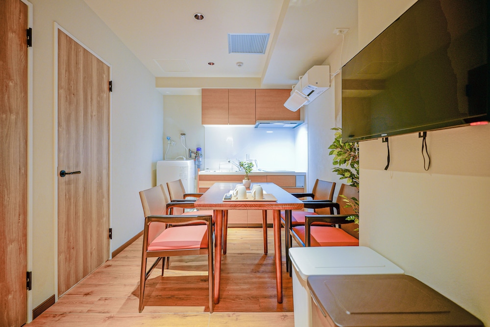 ベーシック トリプルルーム シングルベッド 3 台 禁煙 専用バスルーム | 中野ワールドホテル