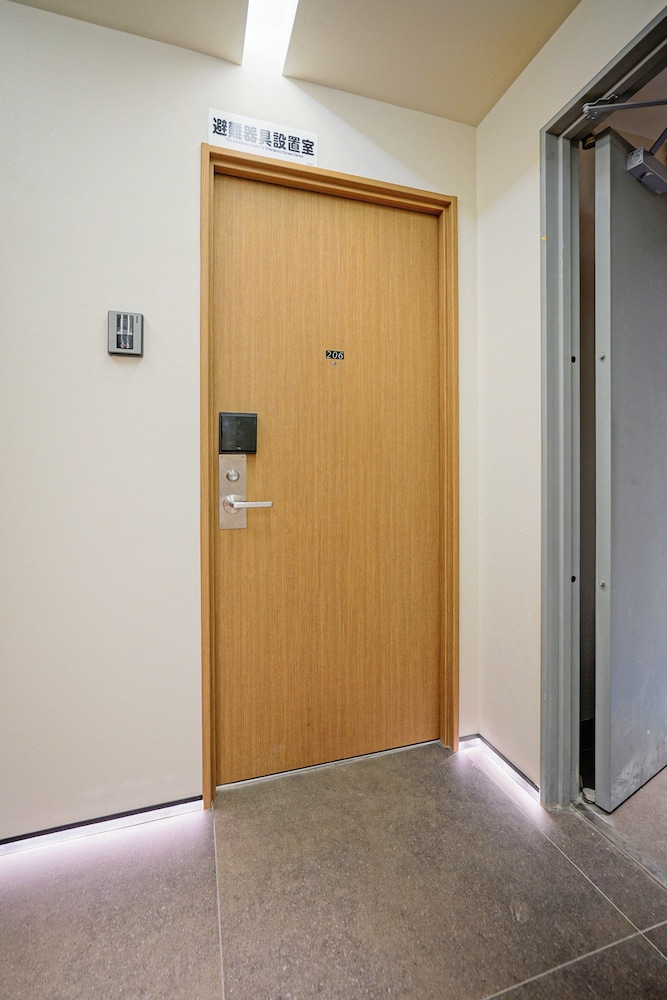 デラックス スイート 2 ベッドルーム 専用バスルーム シティビュー 客室6 | 中野ワールドホテル