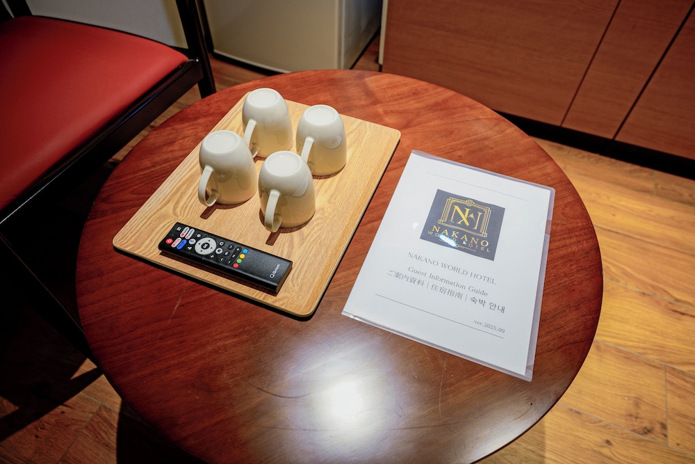 ベーシック ツインルーム シングルベッド 2 台 禁煙 専用バスルーム 客室内のダイニングエリア1 | 中野ワールドホテル