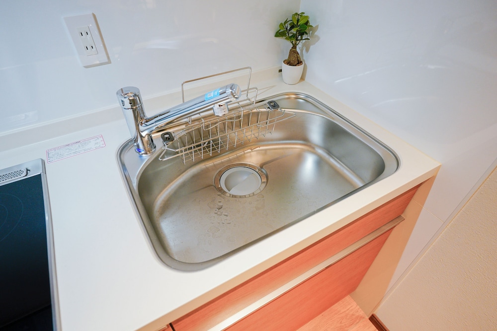 ベーシック ツインルーム シングルベッド 2 台 禁煙 専用バスルーム 専用キッチン3 | 中野ワールドホテル