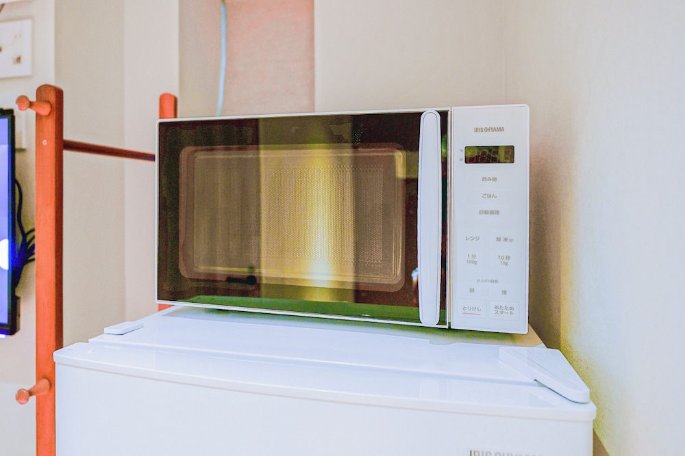 ベーシック トリプルルーム シングルベッド 3 台 禁煙 専用バスルーム 電子レンジ0 | 中野ワールドホテル