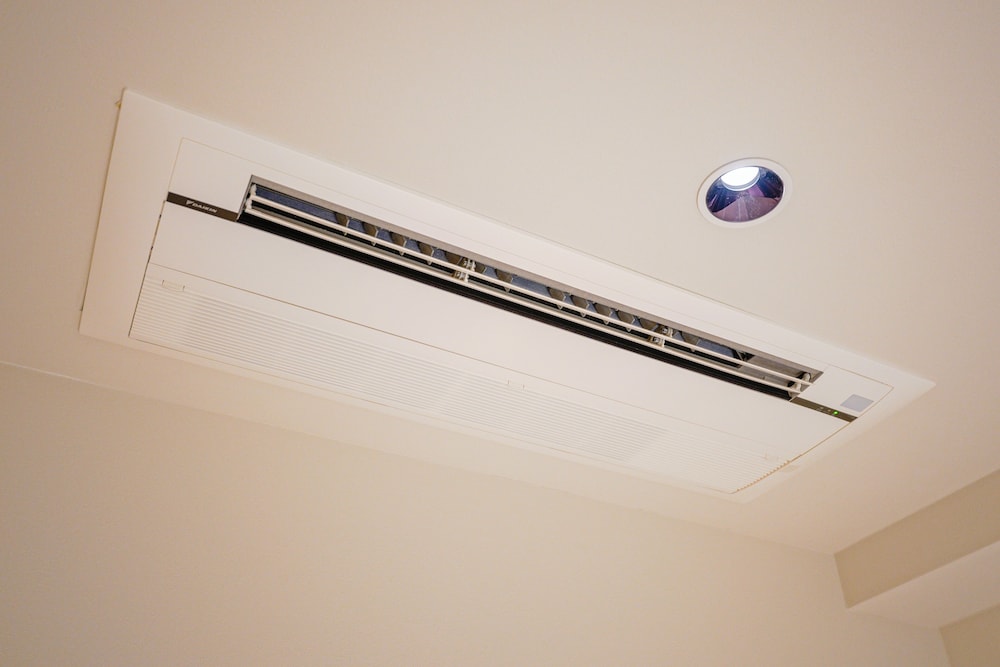 クラシック 4 人部屋 ダブルベッド 2 台 禁煙 専用バスルーム 冷房0 | 中野ワールドホテル