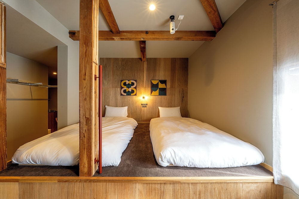 デラックス ルーム 客室1 | B&D HAKUBA IWATAKE