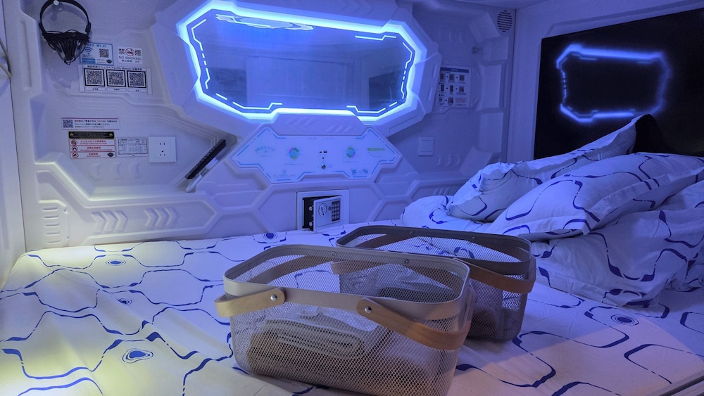 ダブルカプセルルーム 上段 禁煙 | HOTEL GALAXY POD 本川越店