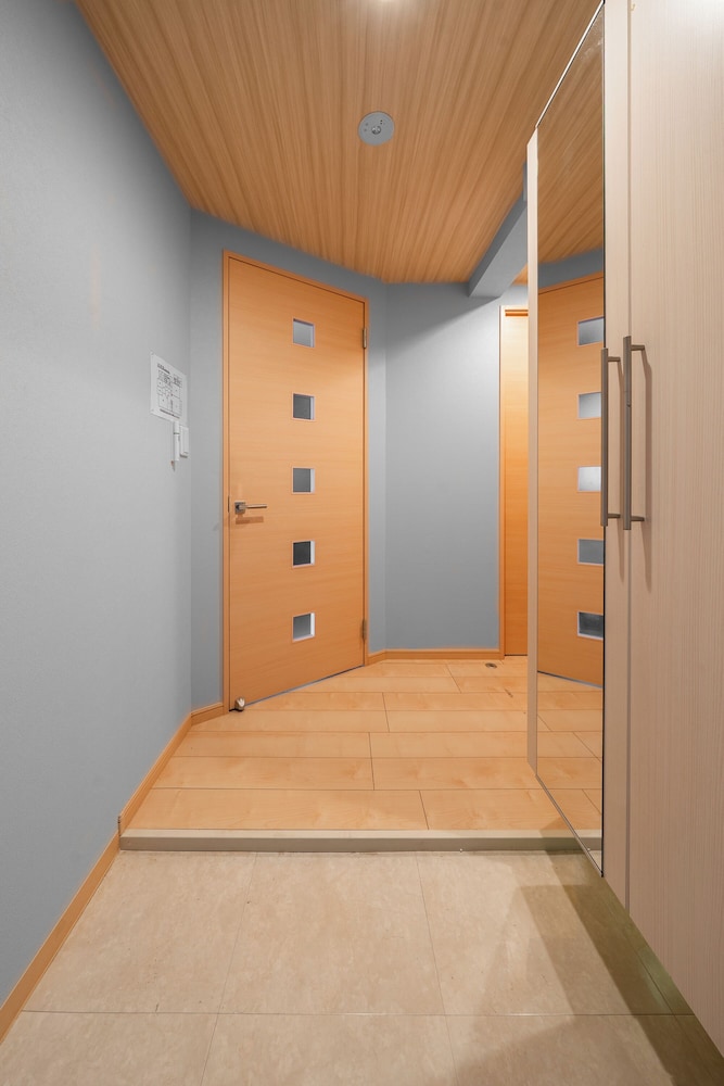 内部エントランス1 | E-US NAEBO STATION 302