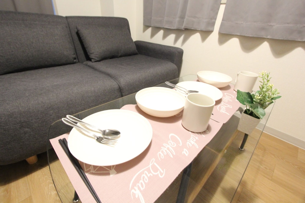 ビジネス トリプルルーム 客室内のダイニングエリア0 | LUANA HOTEL 池袋東長崎