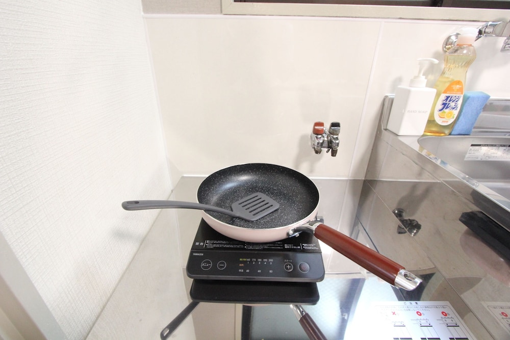クラシック トリプルルーム 専用キッチン1 | LUANA HOTEL 池袋東長崎