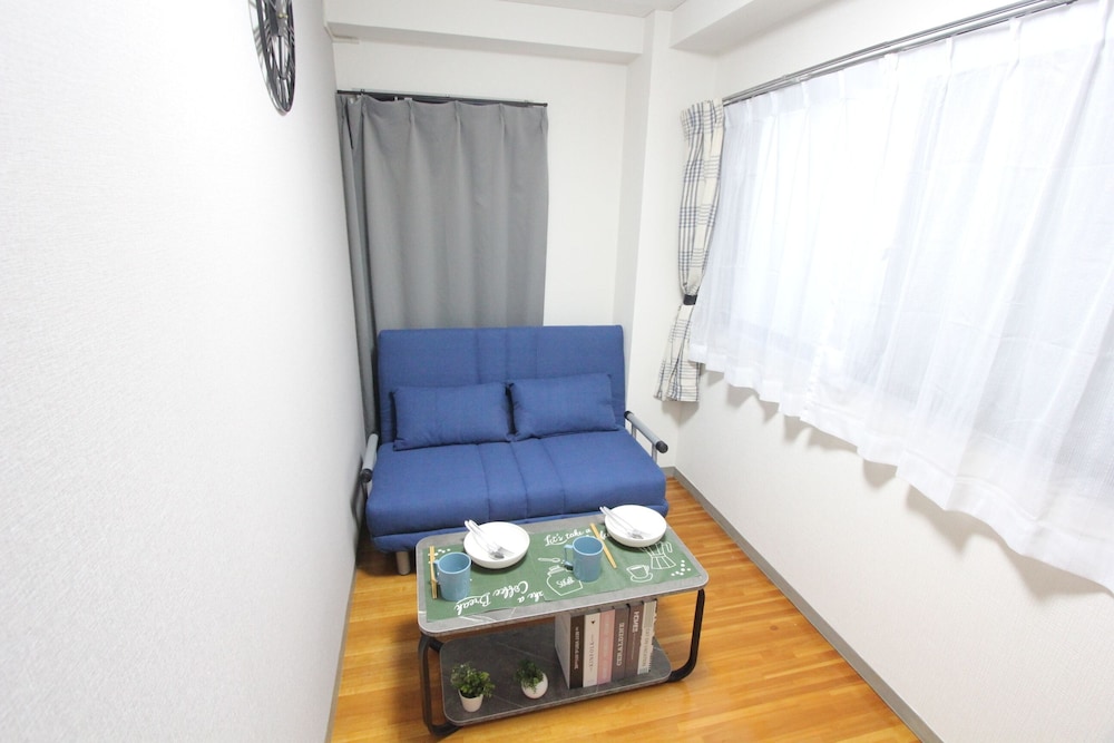 スタンダード トリプルルーム リビング エリア2 | LUANA HOTEL 池袋東長崎