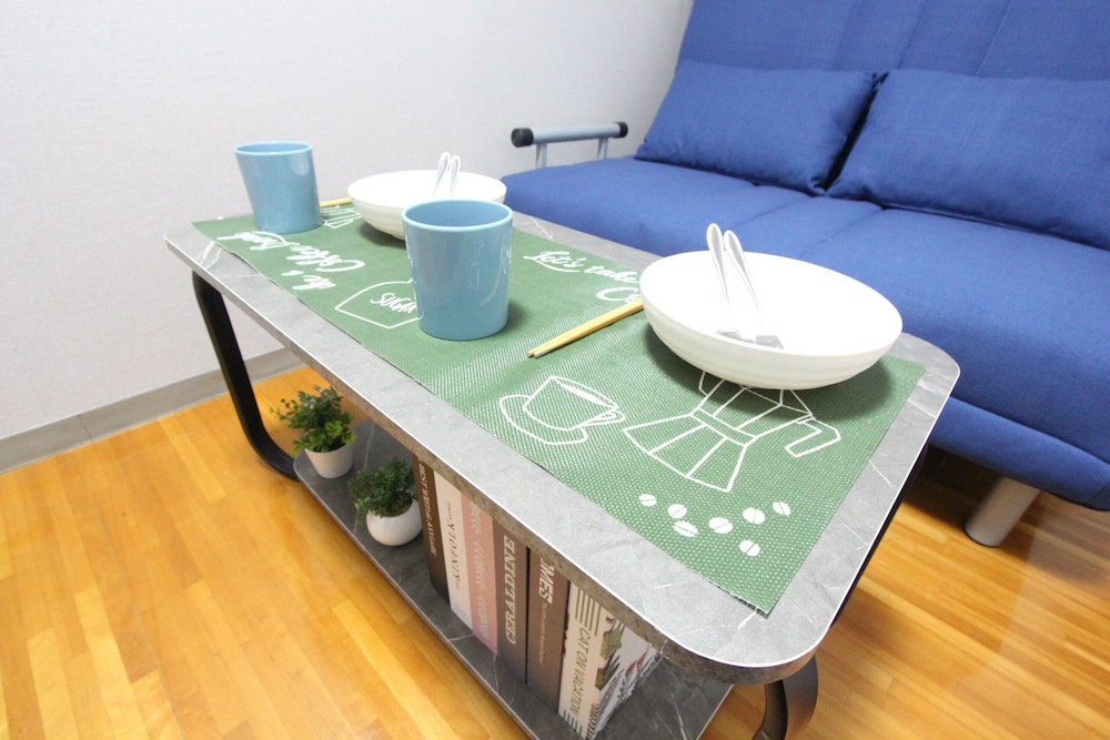 スタンダード トリプルルーム リビング エリア1 | LUANA HOTEL 池袋東長崎