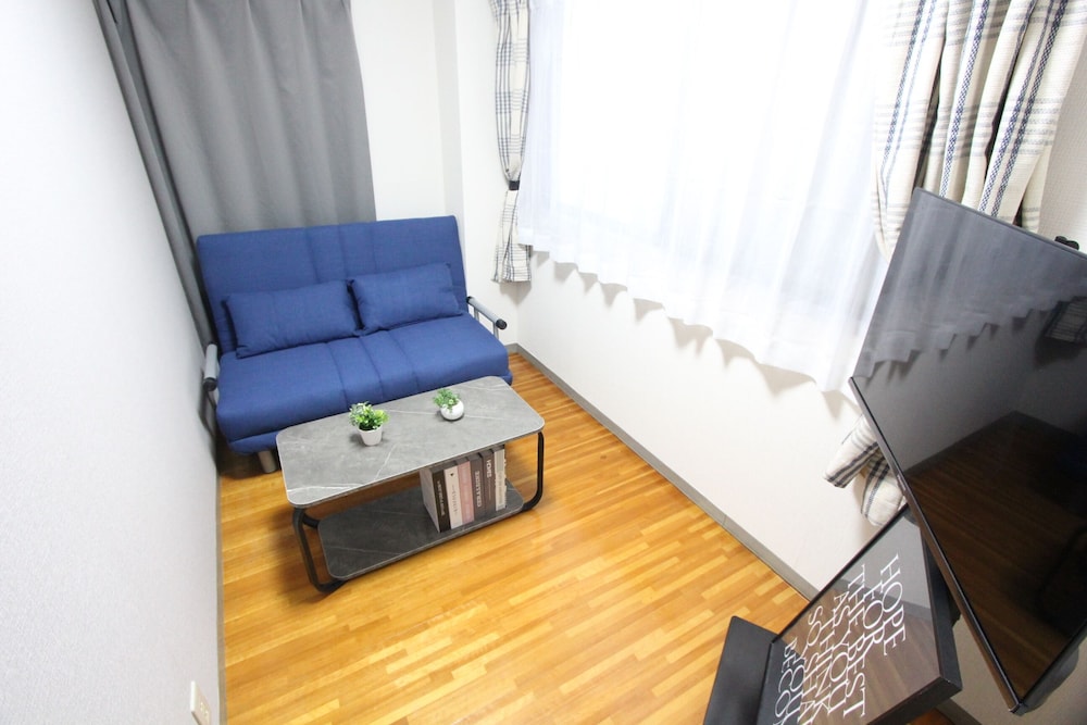 スタンダード トリプルルーム リビング エリア3 | LUANA HOTEL 池袋東長崎