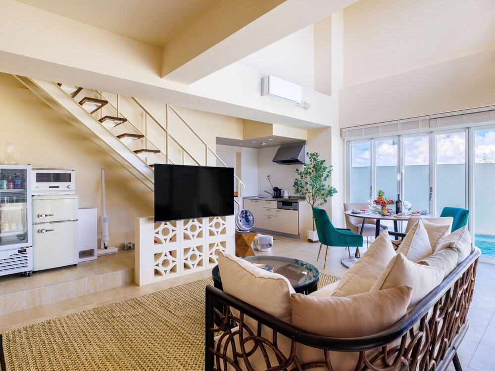 ラグジュアリー ヴィラ バルコニー オーシャンビュー 客室4 | Resort Villa KAPUKA 古宇利島