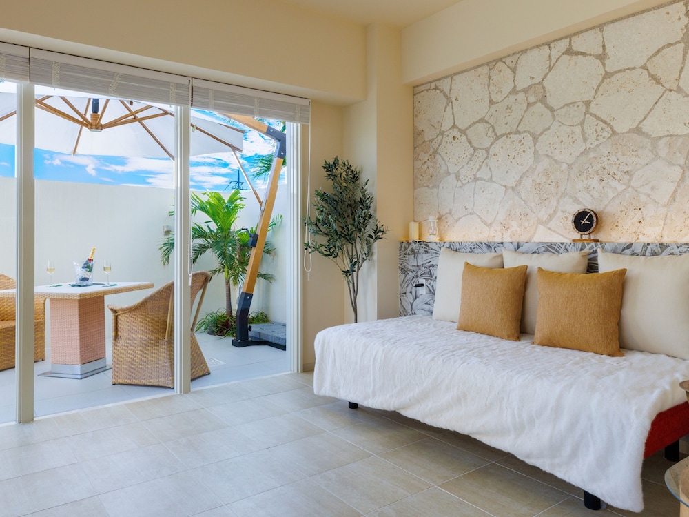 ラグジュアリー ヴィラ バルコニー オーシャンビュー 客室6 | Resort Villa KAPUKA 古宇利島