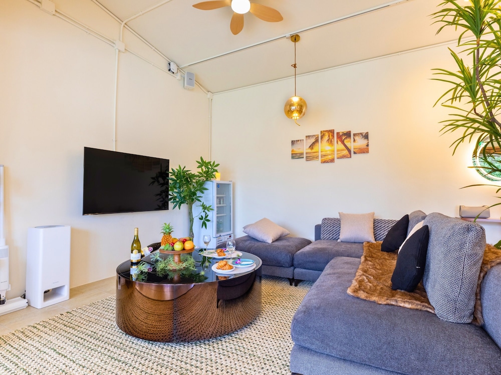 ラグジュアリー ヴィラ ダブルベッド 2 台 禁煙 バルコニー 客室5 | Resort Villa KAPUKA 古宇利島