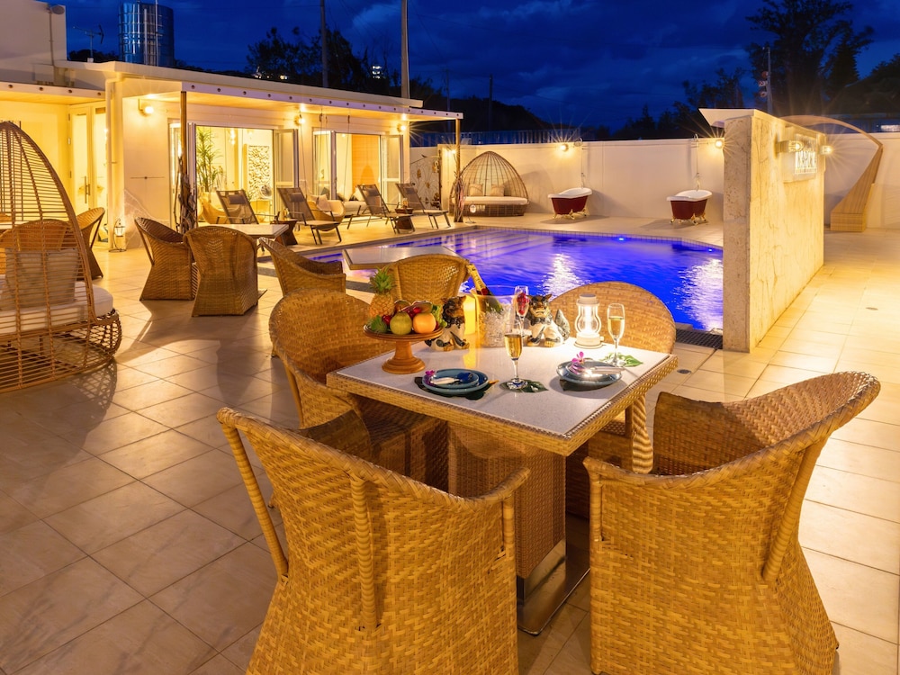 ラグジュアリー ヴィラ ダブルベッド 2 台 禁煙 バルコニー テラス / パティオ0 | Resort Villa KAPUKA 古宇利島