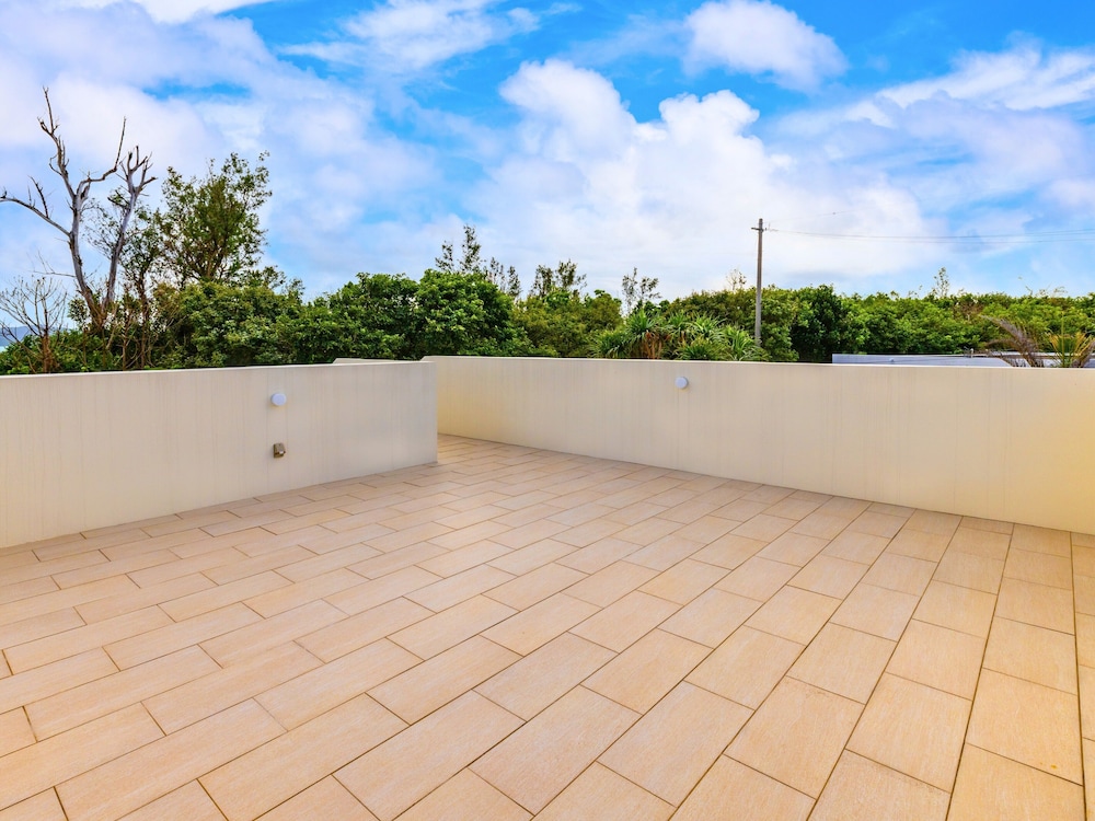 ラグジュアリー ヴィラ ダブルベッド 2 台 禁煙 バルコニー テラス / パティオ1 | Resort Villa KAPUKA 古宇利島