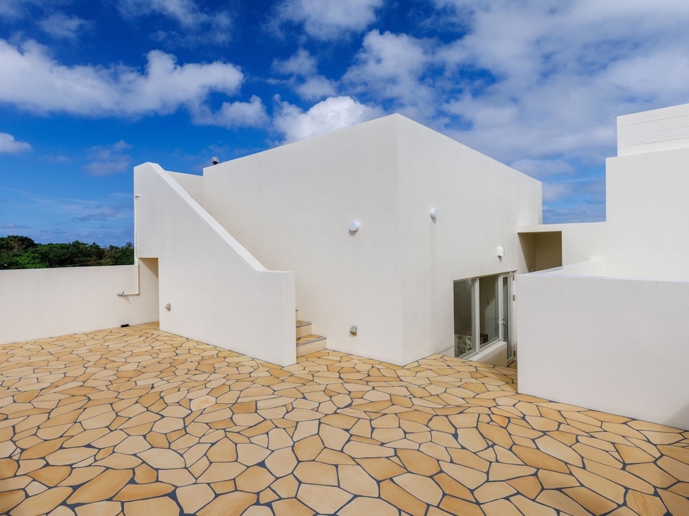 ラグジュアリー ヴィラ キングベッド 1 台 バルコニー オーシャンビュー テラス / パティオ1 | Resort Villa KAPUKA 古宇利島