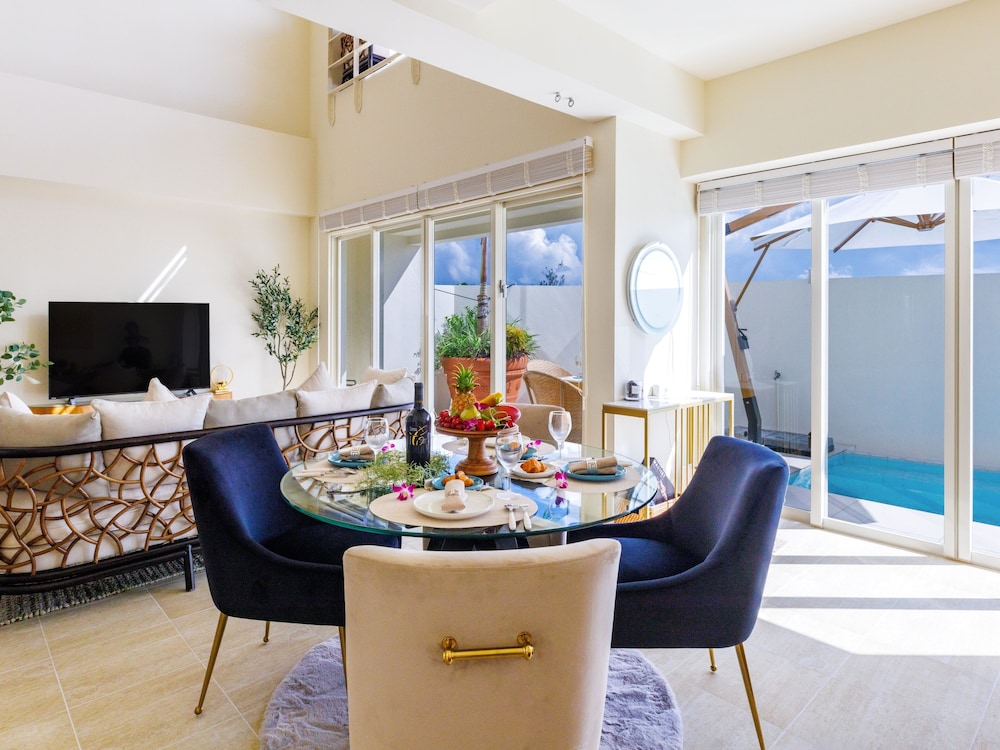 ラグジュアリー ヴィラ キングベッド 1 台 バルコニー オーシャンビュー 客室10 | Resort Villa KAPUKA 古宇利島