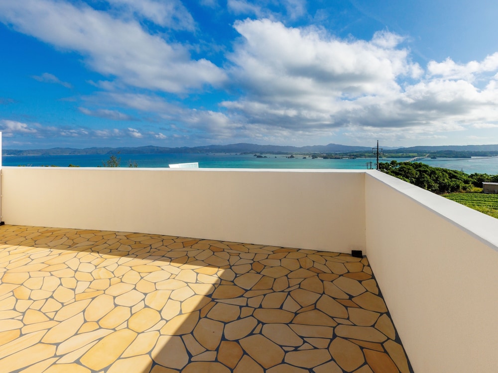 ラグジュアリー ヴィラ バルコニー オーシャンビュー 客室11 | Resort Villa KAPUKA 古宇利島