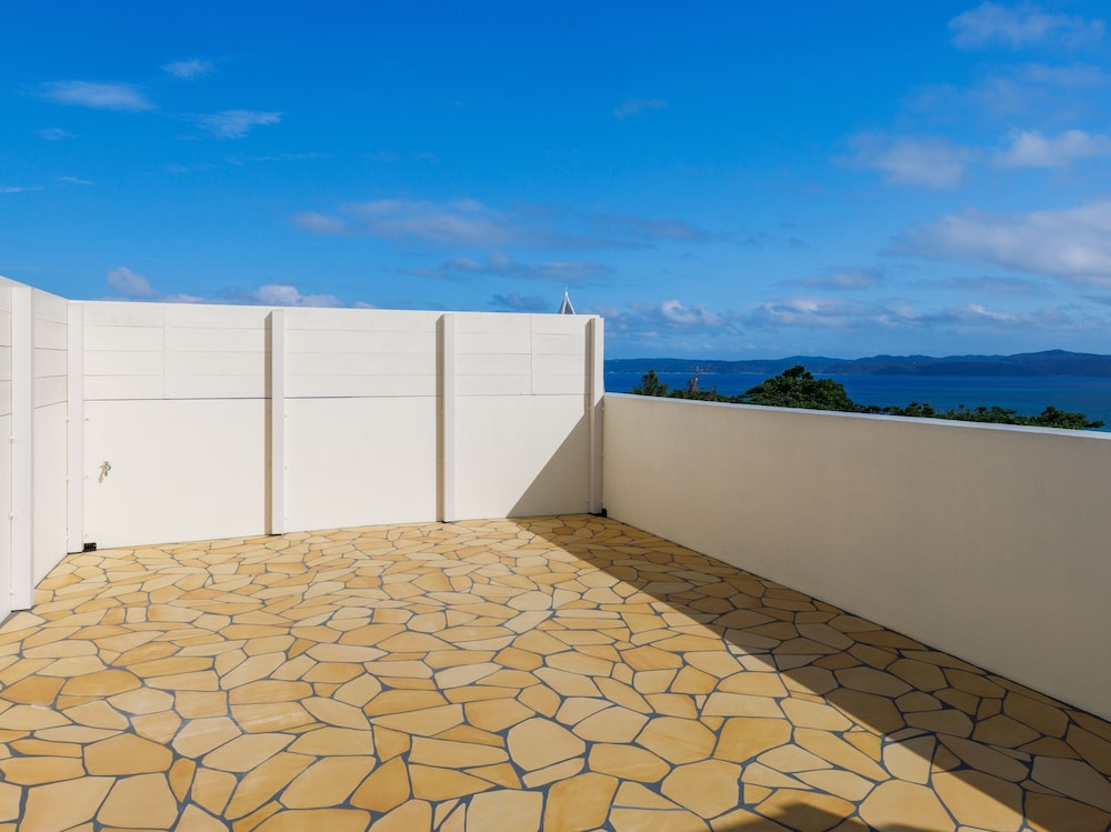 ラグジュアリー ヴィラ バルコニー オーシャンビュー テラス / パティオ0 | Resort Villa KAPUKA 古宇利島