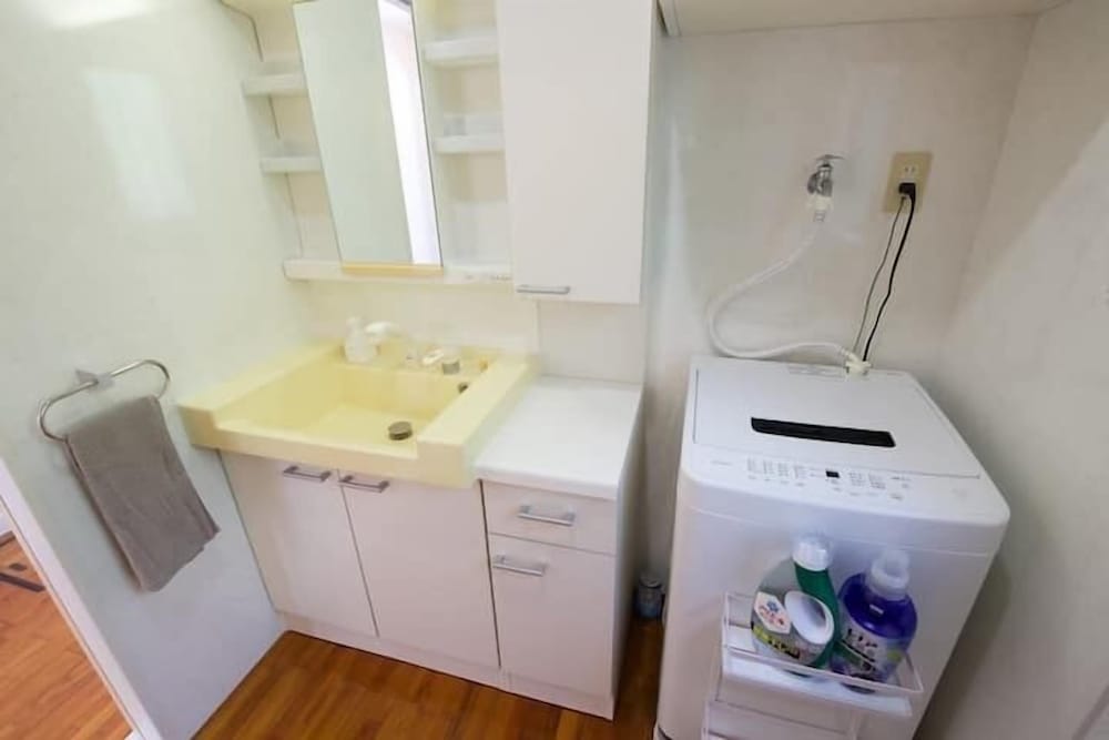 ランドリー ルーム1 | 青の家　Blue House