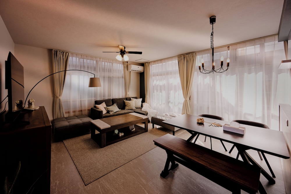 ハウス リビング エリア1 | Casa YONNA Chatan