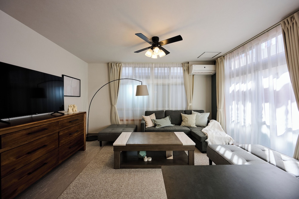 ハウス リビング エリア3 | Casa YONNA Chatan