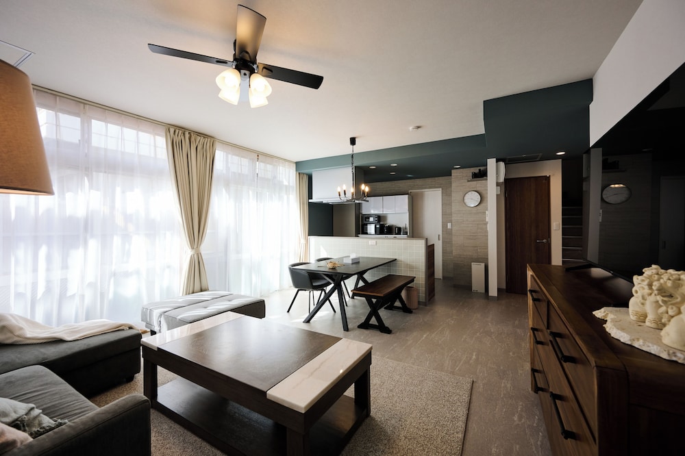 ハウス リビング エリア4 | Casa YONNA Chatan