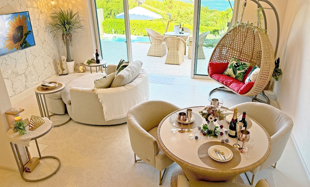 ラグジュアリー ヴィラ プライベートプール オーシャンビュー 客室12 | Resort Villa KAPUKA 瀬底島