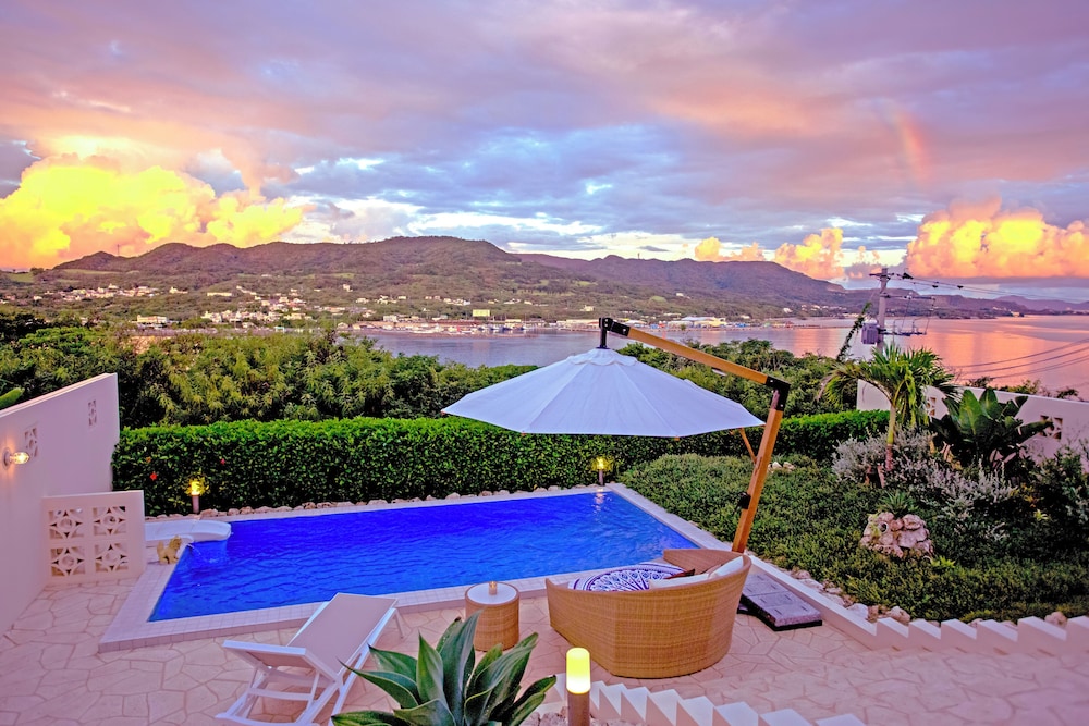 ラグジュアリー ヴィラ プライベートプール オーシャンビュー テラス / パティオ1 | Resort Villa KAPUKA 瀬底島