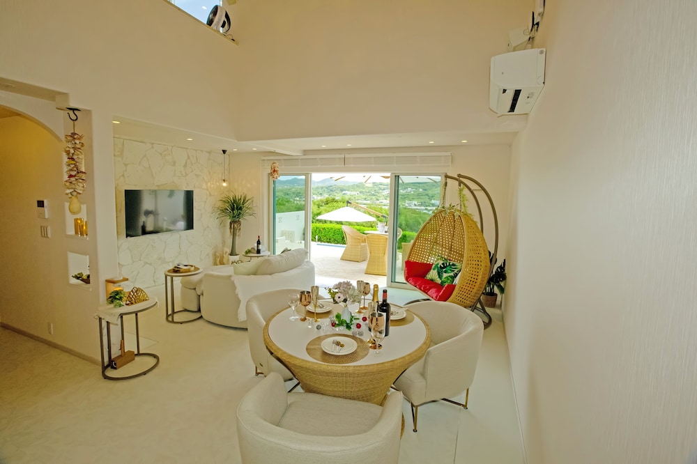 ラグジュアリー ヴィラ プライベートプール オーシャンビュー 客室7 | Resort Villa KAPUKA 瀬底島