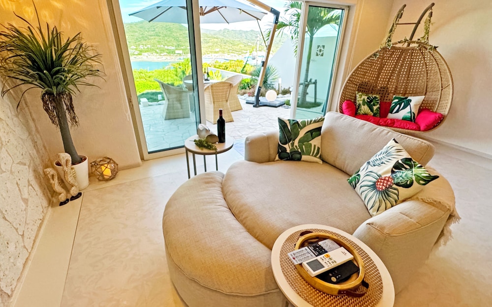 ラグジュアリー ヴィラ プライベートプール オーシャンビュー 客室6 | Resort Villa KAPUKA 瀬底島