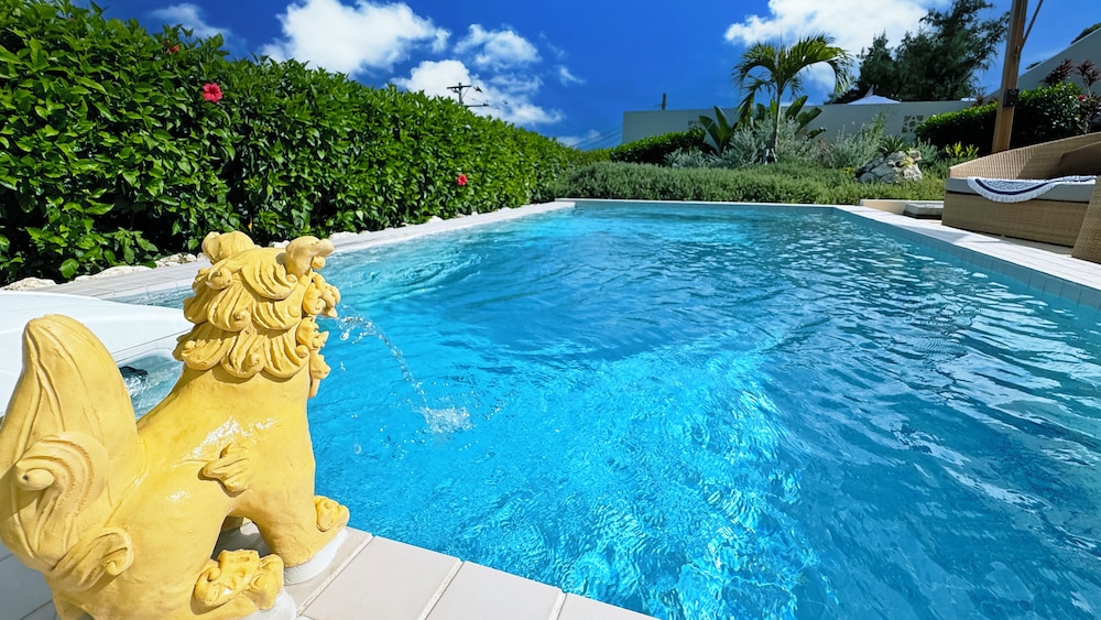 プール1 | Resort Villa KAPUKA 瀬底島