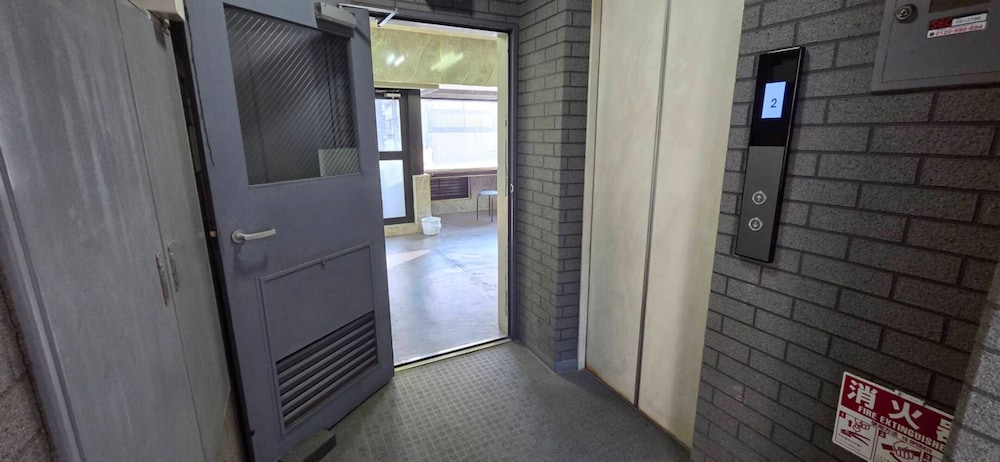 フロント1 | Househotel 西池袋