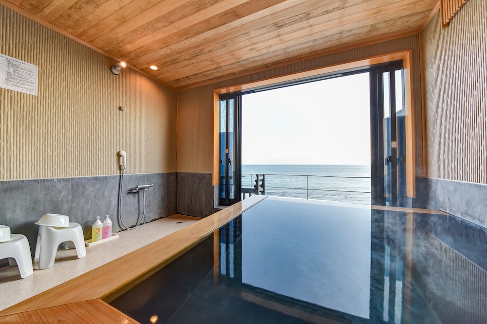 ベーシック ダブルルーム バルコニー オーシャンビュー バスルーム0 | コスタ・デル・ソル ひじ