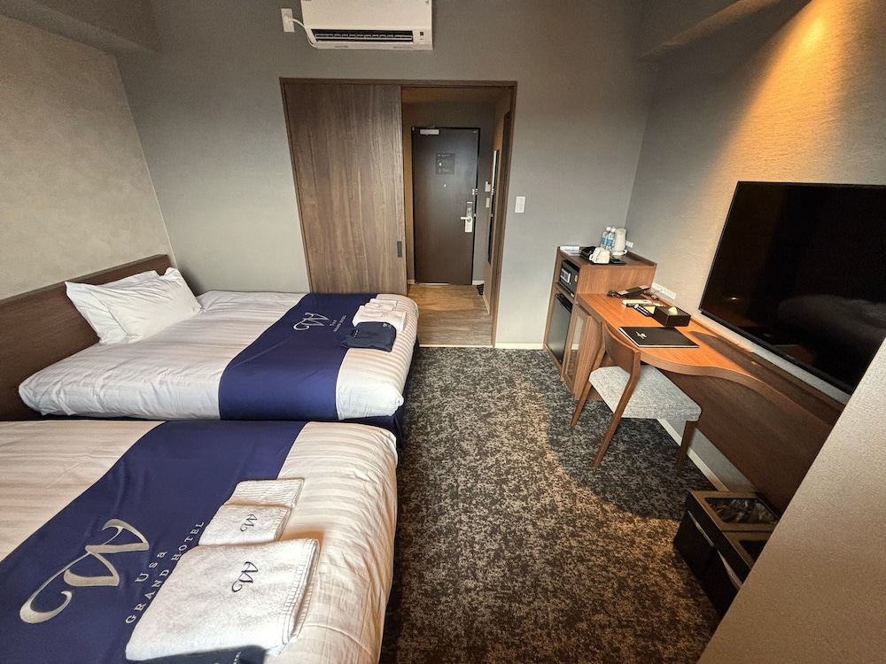 ツインルーム ダブルベッド 2 台 禁煙 客室2 | 宇佐グランドホテル