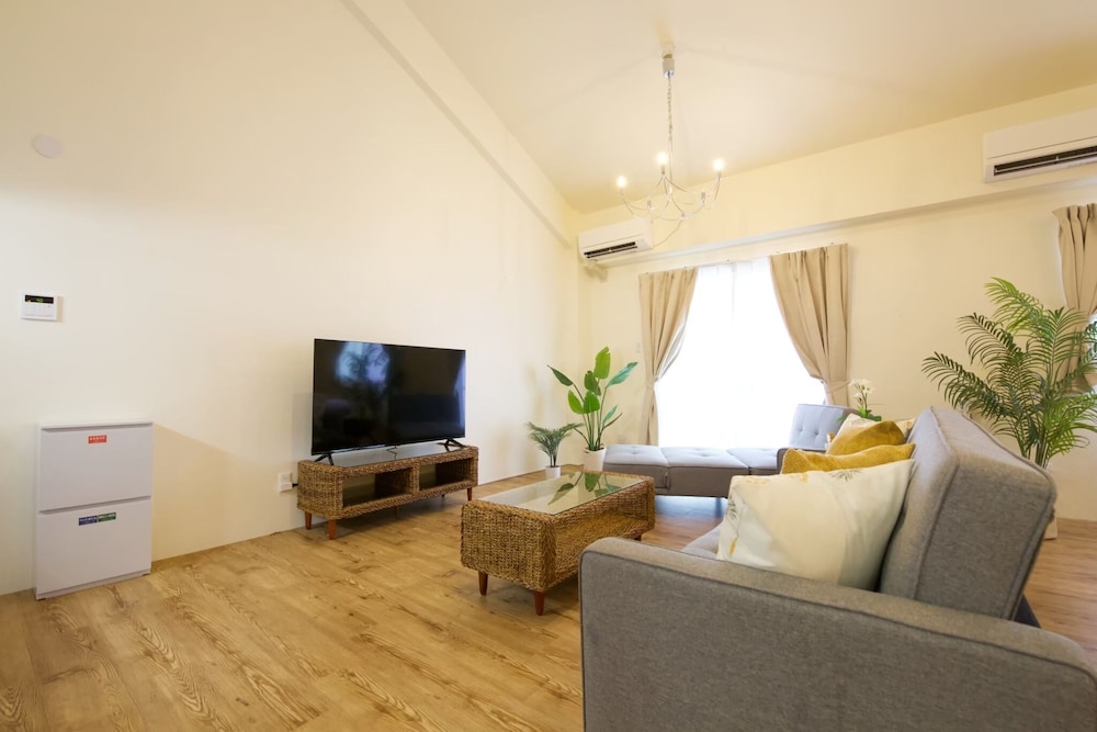 アパートメント リビング エリア2 | Fusaki Resort ISHIGAKI 202