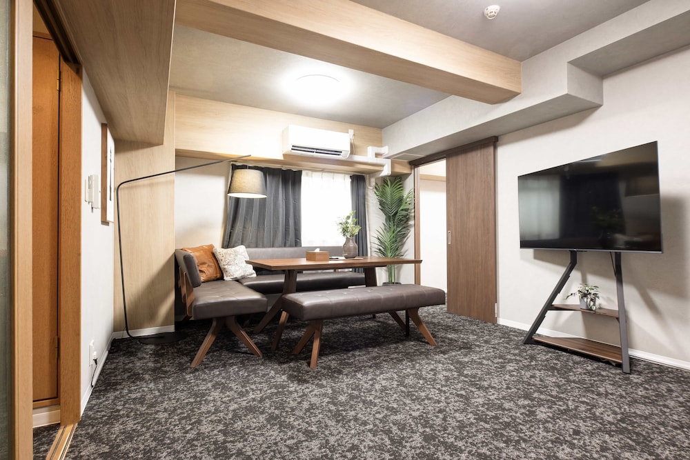 ファミリー ツインルーム バルコニー シティビュー | b&Namba1