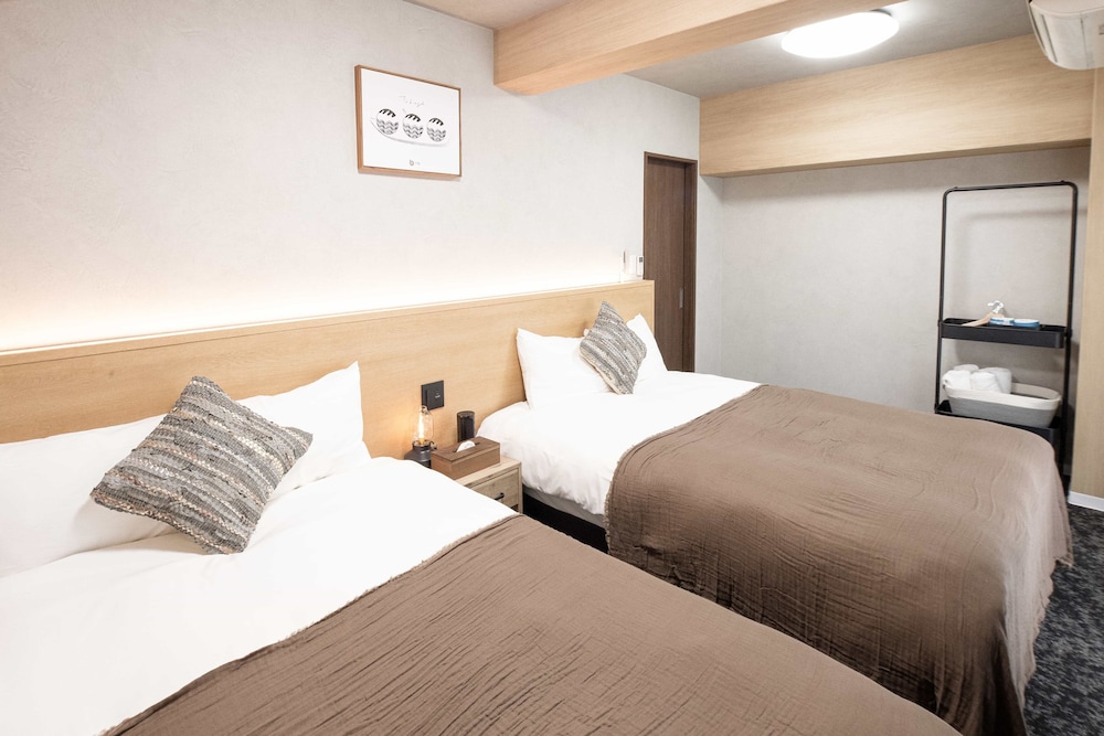 ファミリー ツインルーム バルコニー シティビュー 客室2 | b&Namba1