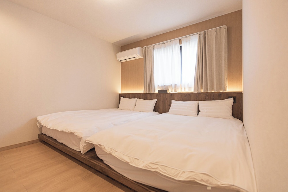 デラックス ヴィラ コートヤードビュー 客室4 | b&FLAT-Hanazono