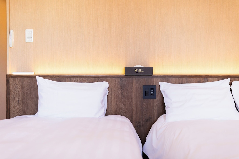 デラックス ヴィラ コートヤードビュー 客室1 | b&FLAT-Hanazono